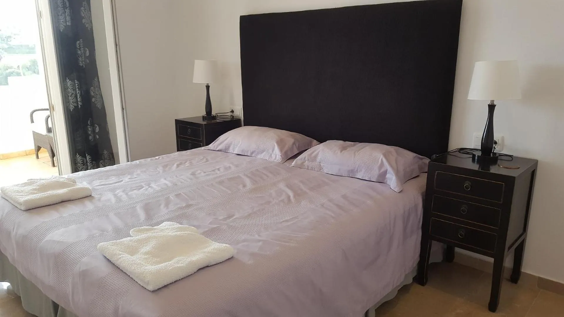 Lovely 3 Bed 2Nd Floor Apartment In Miraflores Malaga
